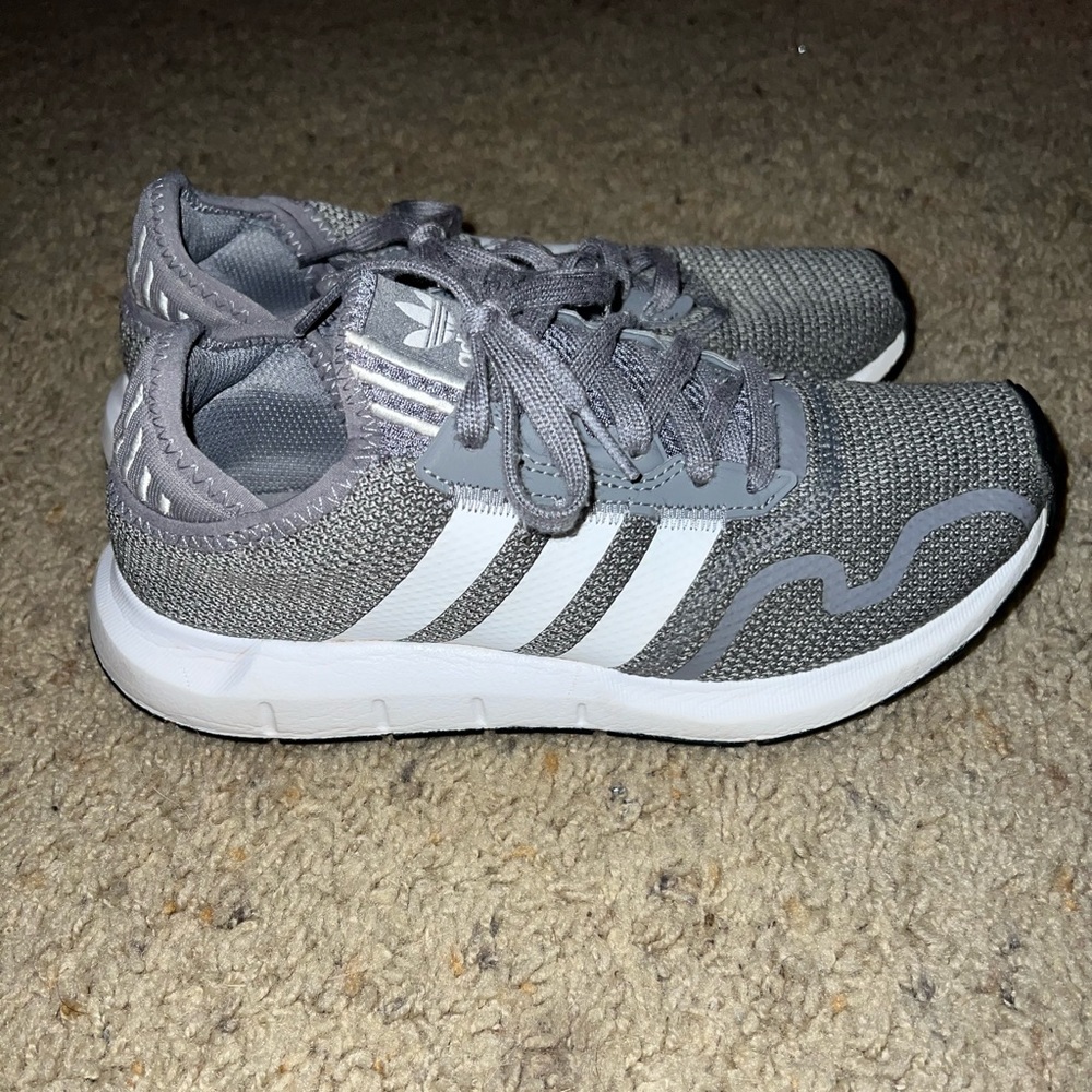 Adidas Swift Run